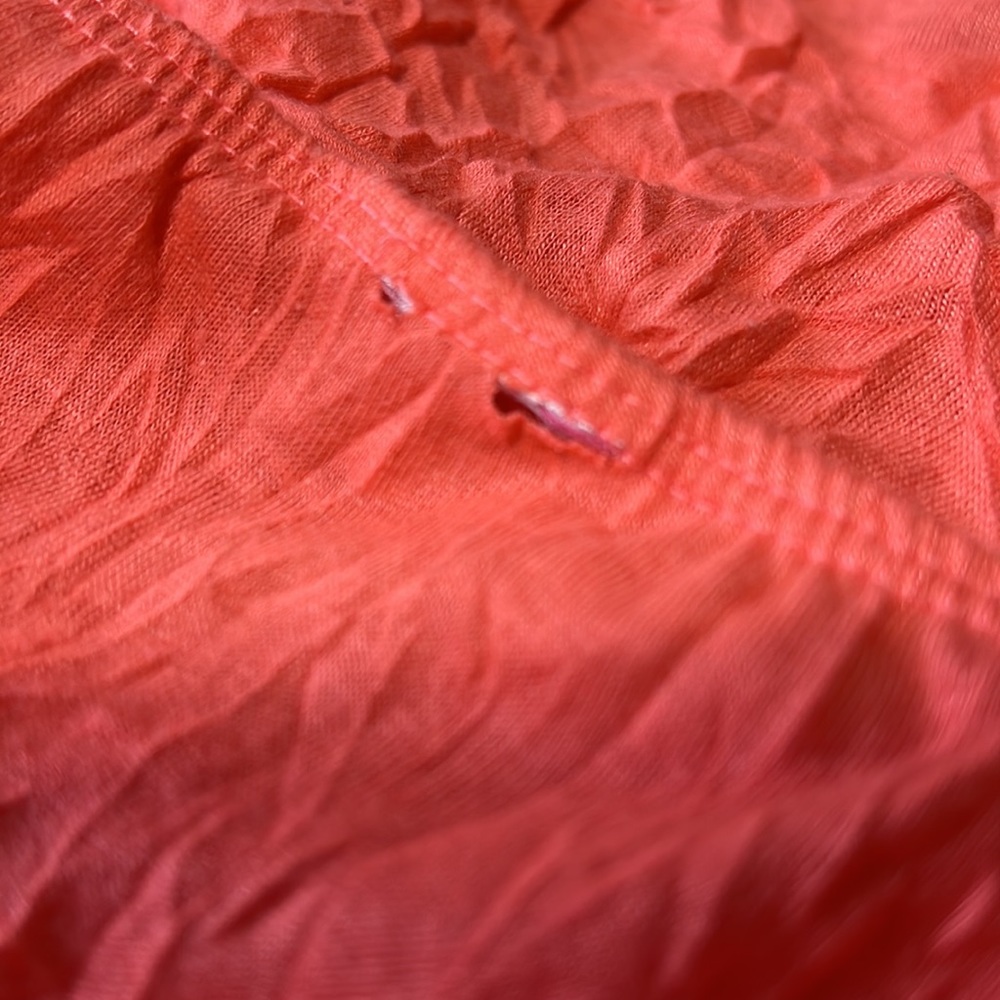 Tank tops - Picture 9 of 9